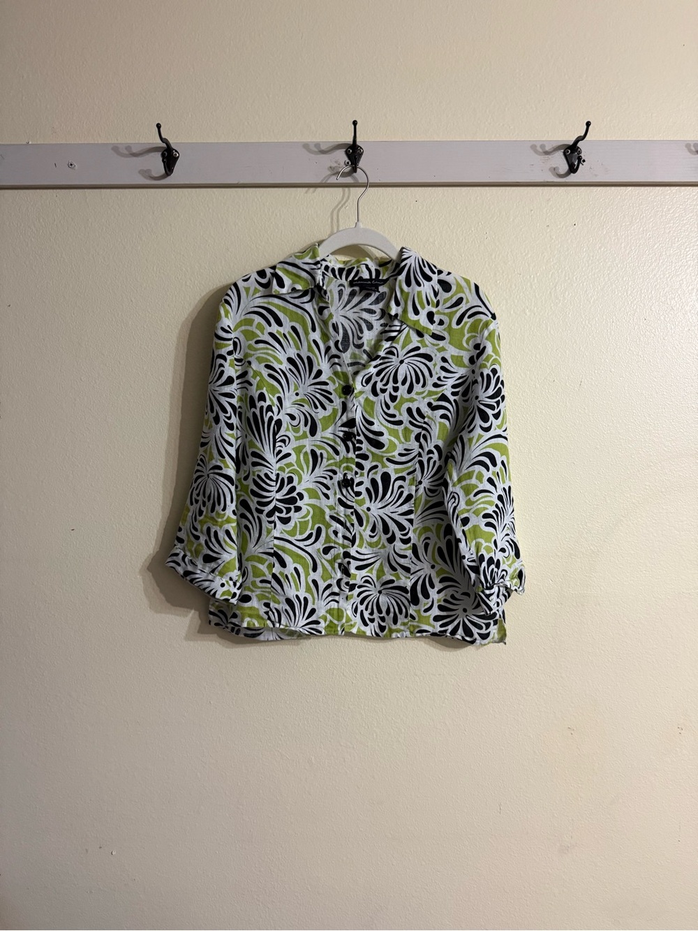Marina Luna 100% Linen Green, Black & White Floral Button-Down Top